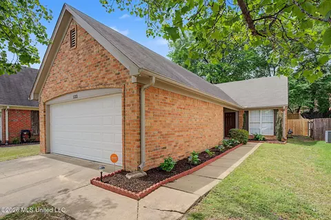 5321 Bradley Dr, Southaven, MS 38671