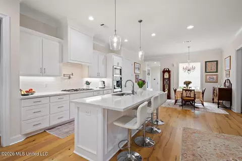 Kitchen - 146 Herons Bay Cir, Madison, MS 39110 photo 3 of 5