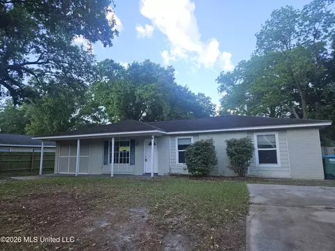 1403 Commanche St, Pascagoula, MS 39581