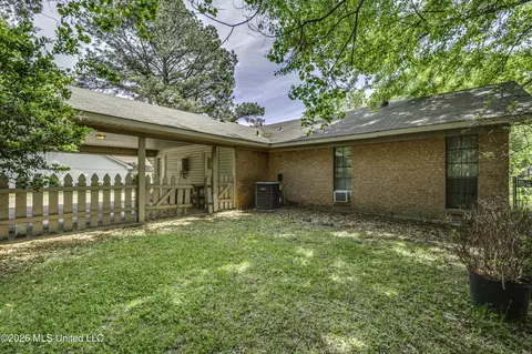 Exterior - 130 Cypress Dr, Madison, MS 39110 photo 4 of 12