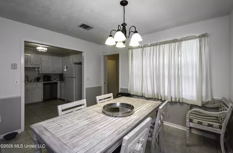 Dining - 130 Cypress Dr, Madison, MS 39110 photo 4 of 6
