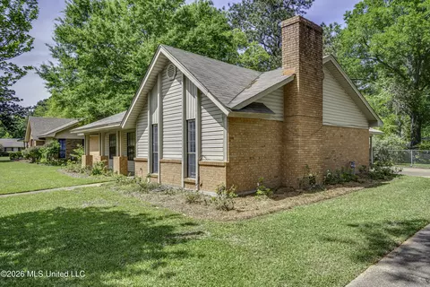 Exterior - 130 Cypress Dr, Madison, MS 39110 photo 7 of 12