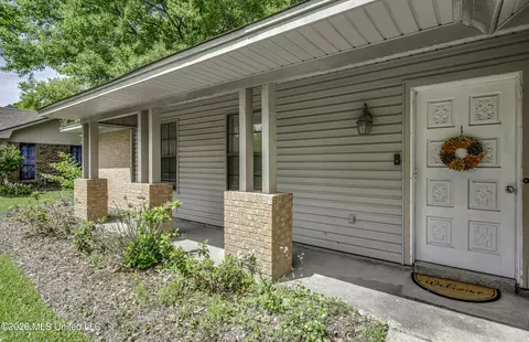 Exterior - 130 Cypress Dr, Madison, MS 39110 photo 12 of 12