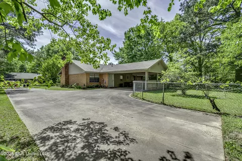Exterior - 130 Cypress Dr, Madison, MS 39110 photo 3 of 12