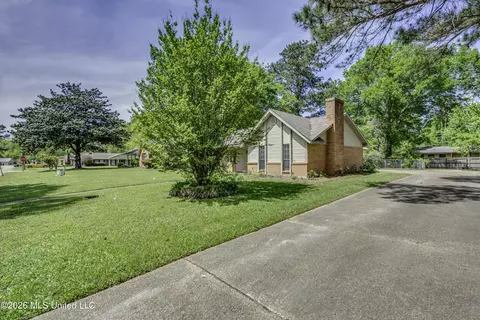 Exterior - 130 Cypress Dr, Madison, MS 39110 photo 8 of 12