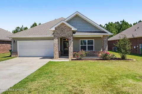 6836 Sweetclover Dr, Ocean Springs, MS 39564