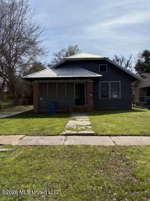 222 Oakhurst Ave, Clarksdale, MS 38614