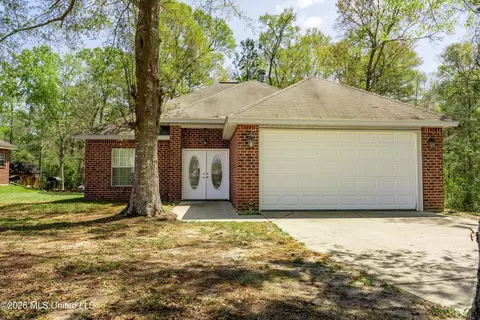 27 Maroon Dr, Picayune, MS 39466
