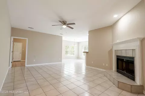 Living - 27 Maroon Dr, Picayune, MS 39466 photo 1 of 3