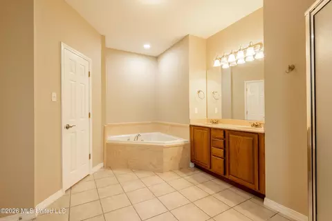 Bath - 27 Maroon Dr, Picayune, MS 39466 photo 2 of 3