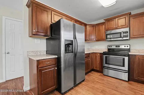 Kitchen - 142 Pete Pitts Rd, Lucedale, MS 39452 photo 2 of 2