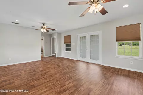 Living - 142 Pete Pitts Rd, Lucedale, MS 39452 photo 2 of 4