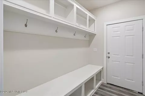 Entry Way - 815 Long Leaf Cir, Brandon, MS 39042 photo 2 of 2