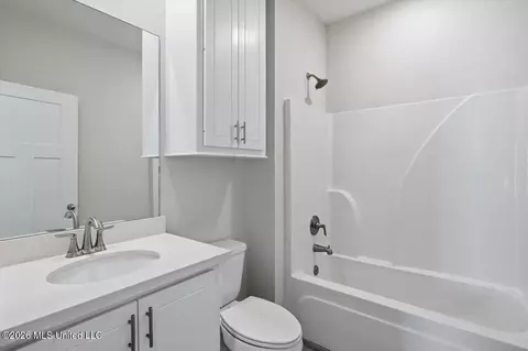 Bath - 815 Long Leaf Cir, Brandon, MS 39042 photo 4 of 4