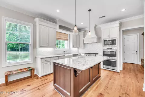 Kitchen - 413 Miles Cv, Brandon, MS 39047 photo 2 of 3