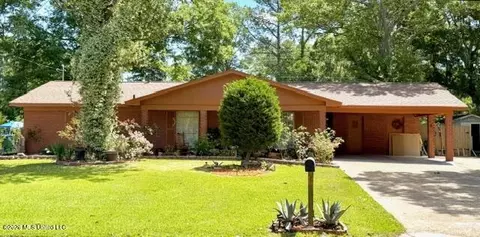 4210 Pimlico St, Pascagoula, MS 39581