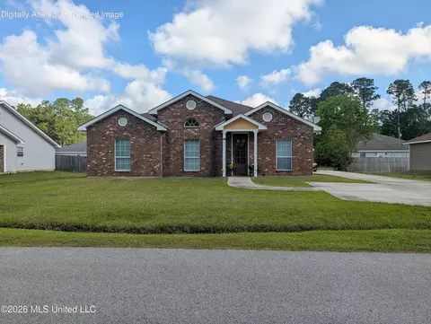 216 Dogwood St, Waveland, MS 39576