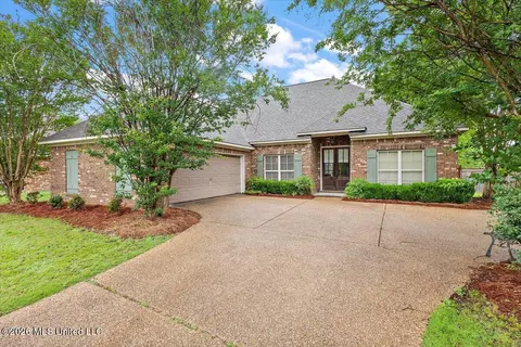 Exterior - 202 Calhoun Dr, Madison, MS 39110 photo 3 of 8