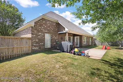 Exterior - 202 Calhoun Dr, Madison, MS 39110 photo 7 of 8