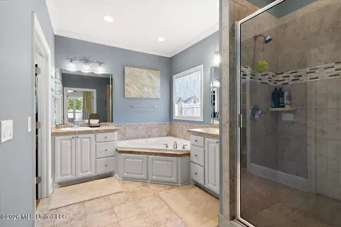 Bath - 202 Calhoun Dr, Madison, MS 39110 photo 1 of 4