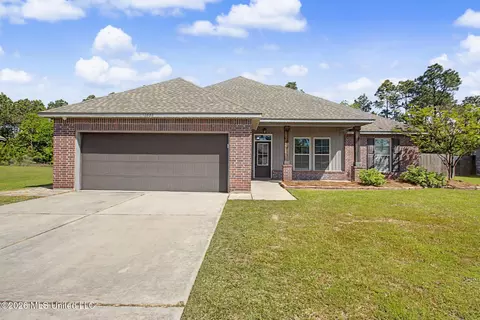 12832 Jackson Lee Dr, Ocean Springs, MS 39564