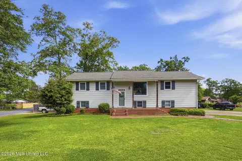 3404 Patterson Dr, Pearl, MS 39208