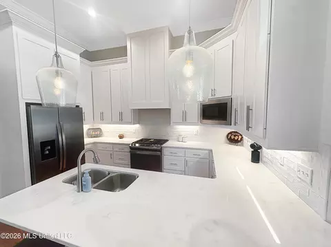 Kitchen - 110 Landry Dr, Brandon, MS 39047 photo 1 of 3