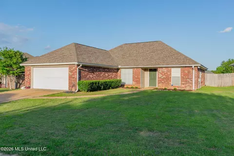 364 Kings Ridge Cir, Brandon, MS 39047