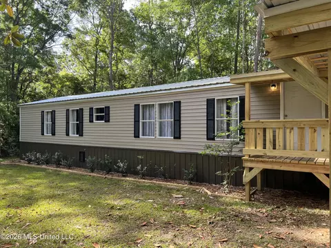 9738 Limu Pl, Diamondhead, MS 39525