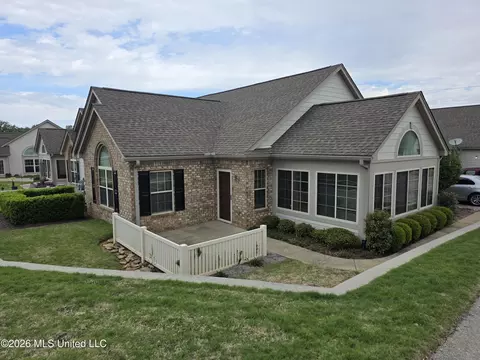 8710 Parkview Oaks Cir, Olive Branch, MS 38654
