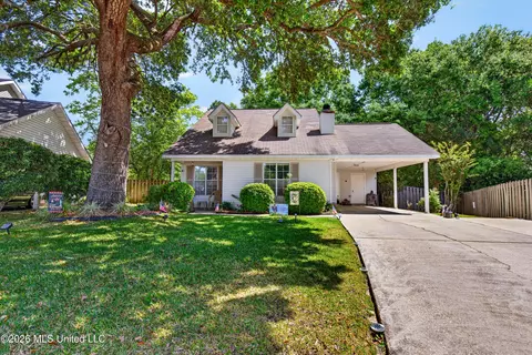4576 Laurelwood Dr, D'iberville, MS 39540