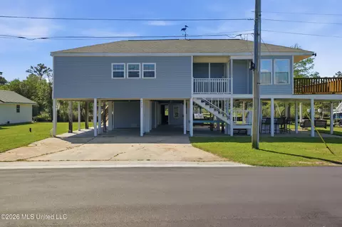 5057 Elbrus St, Bay Saint Louis, MS 39520