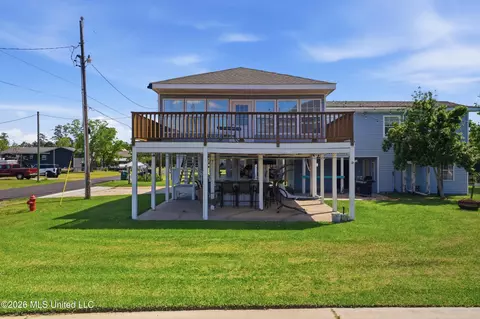 5057 Elbrus St, Bay Saint Louis, MS 39520