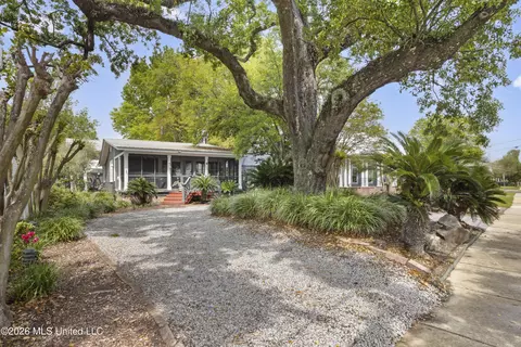 614 2nd St, Gulfport, MS 39501