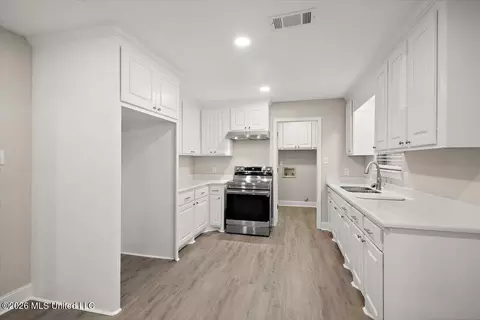 Entry Way - 3692 James Monroe #3692, Jackson, MS 39213 photo 1 of 1