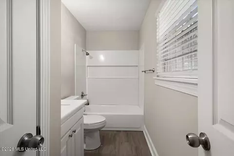 Bath - 3692 James Monroe #3692, Jackson, MS 39213 photo 2 of 4