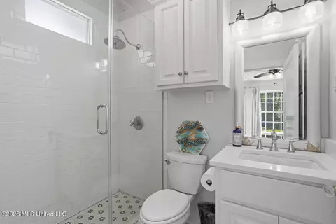 Bath - 626 Mohawk Ave, Jackson, MS 39216 photo 1 of 2