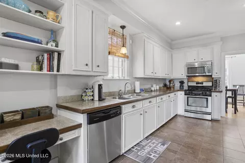 Kitchen - 626 Mohawk Ave, Jackson, MS 39216 photo 1 of 5