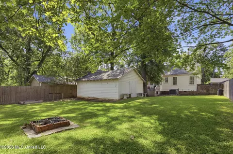 Exterior - 626 Mohawk Ave, Jackson, MS 39216 photo 4 of 7