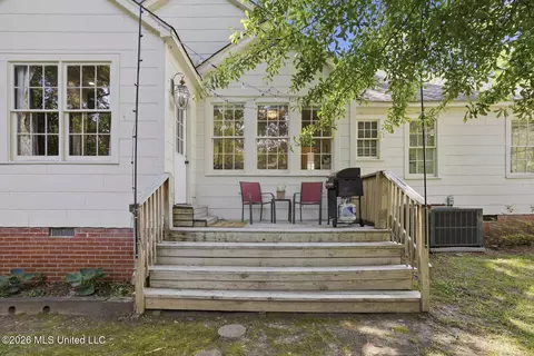 Exterior - 626 Mohawk Ave, Jackson, MS 39216 photo 2 of 7