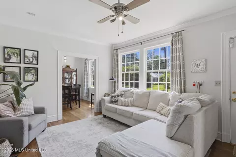 Living - 626 Mohawk Ave, Jackson, MS 39216 photo 1 of 2