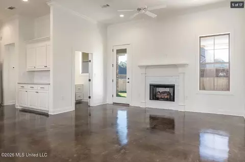 Living - 123 Porter Rdg, Canton, MS 39046 photo 2 of 3
