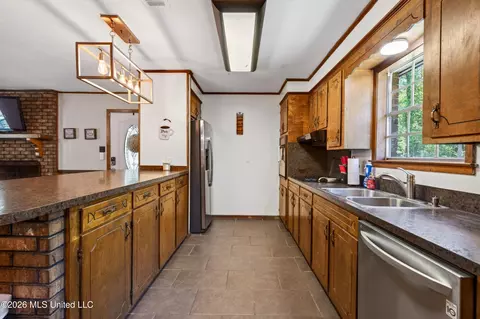 Kitchen - 22228 William Ward Rd, Moss Point, MS 39562 photo 2 of 4