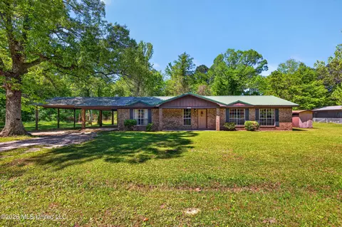 22228 William Ward Rd, Moss Point, MS 39562