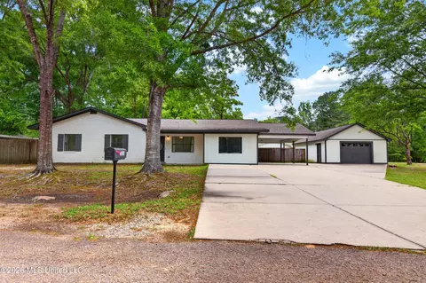 1604 Williams Dr, Leakesville, MS 39451