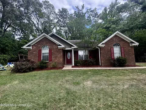 1830 Woodlawn Ave, Yazoo City, MS 39194