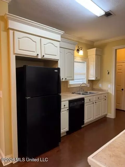 Kitchen - 613 Shea Cv, Brandon, MS 39047 photo 1 of 2
