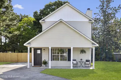 4496 Magnolia Cv, D'iberville, MS 39540