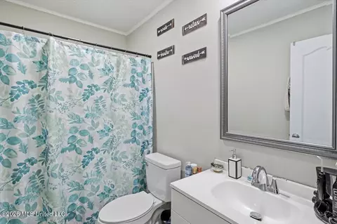 Bath - 246 Ella Ln, Florence, MS 39073 photo 1 of 2