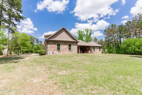 Exterior - 517 Viewpointe Way, Clinton, MS 39056 photo 20 of 23